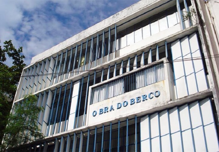 Jantar Beneficente da Obra do Berço