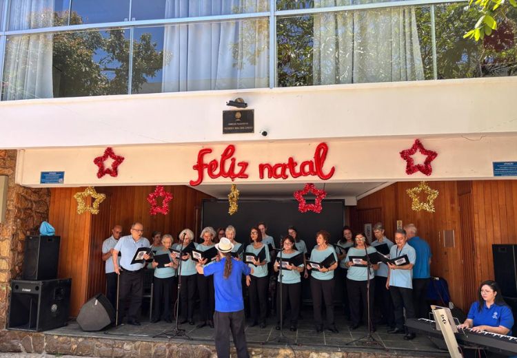 Natal dos Associados reúne famílias e...