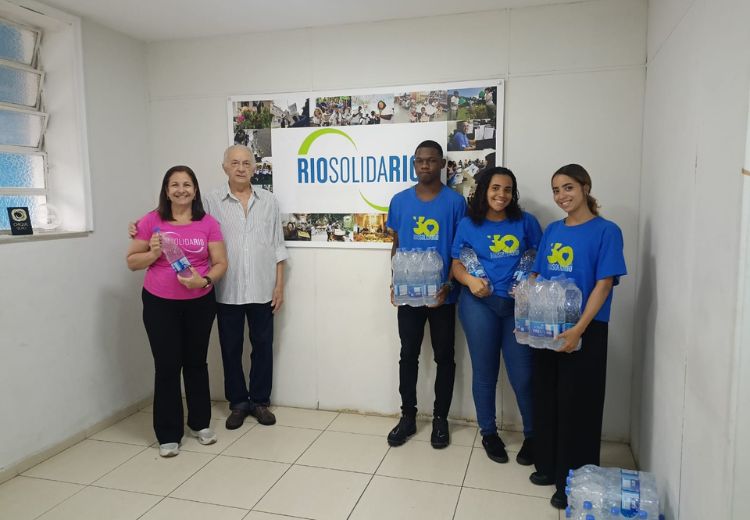 AABB-Rio entrega doações destinadas a...