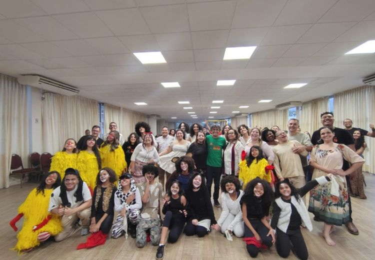 AABB-RIO celebra 20 anos do Salão Poé...