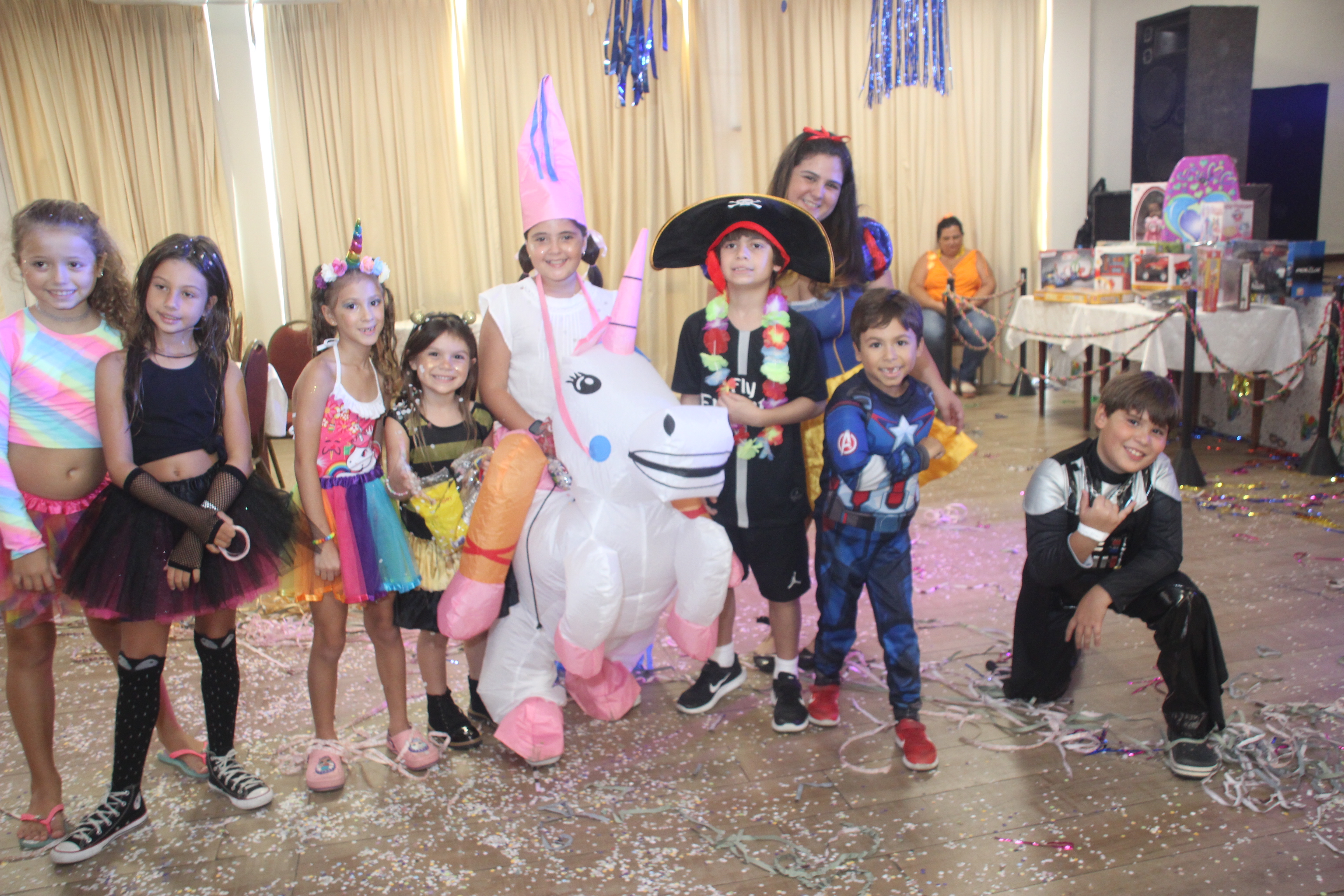 DESFILE INFANTIL DE FANTASIAS